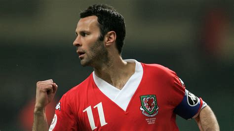 Ryan Giggs: Man Utd legend & Wales manager's career stats, trophies ...