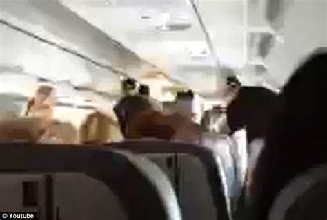 JetBlue Captain attempts to crash plane after screaming war cry to Al ...