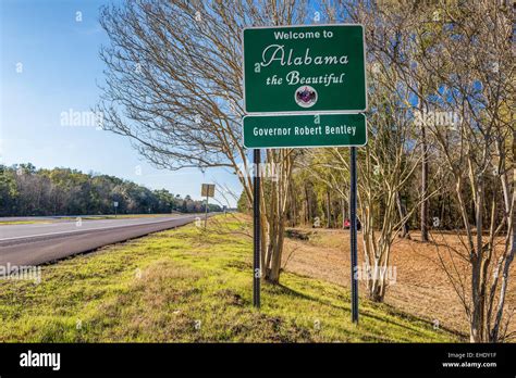 Welcome to Alabama road sign on US-84 Stock Photo - Alamy