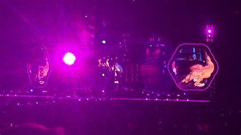 Coldplay - Paradise live New York 2017 - YouTube