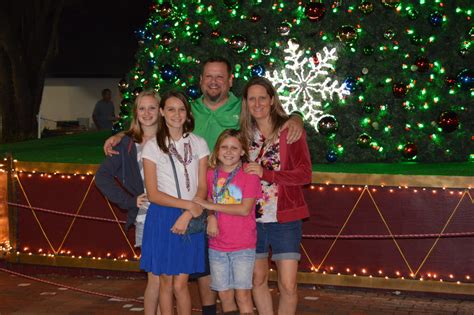 100+ Best Christmas Things To Do In and Around Orlando 2023 - How We Find Happy