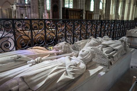 Tombs of the Kings of France in Basilica of Saint-Denis Stock Image - Image of paris, grave ...