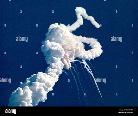 Space shuttle challenger 1986 hi-res stock photography and images - Alamy