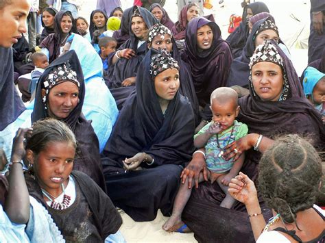 Tuareg women at the Essakane Festival (Mali) in January 2007 African Queen, African Beauty ...