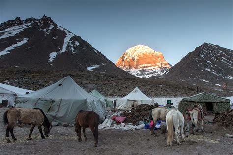 Small Group Tours inc. Lake Mansarovar & Mount Kailash | TransIndus