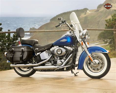 2015 Harley-Davidson FLSTC Heritage Softail Classic Review