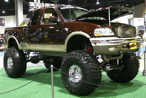 World Of Cars: Ford trucks 4x4