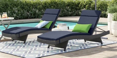 10 Pool Deck Furniture Ideas | Chaise Lounge, Dining Table, Fire Pit