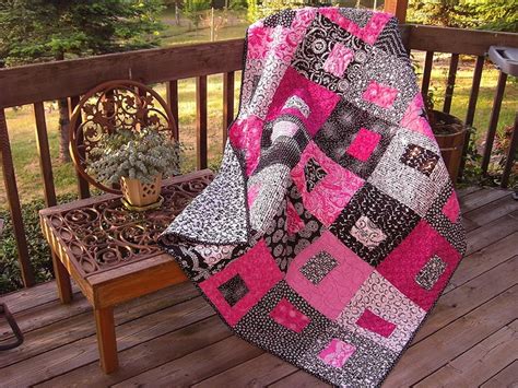 1000+ images about Pink Quilts on Pinterest | Farmers, Pinwheels and Raw edge applique