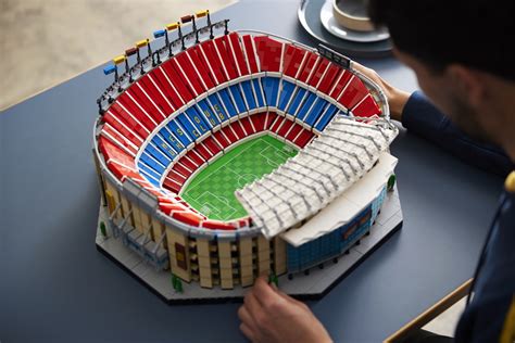 LEGO Camp Nou ufficiale: il set dedicato allo stadio dell'FC Barcelona ...