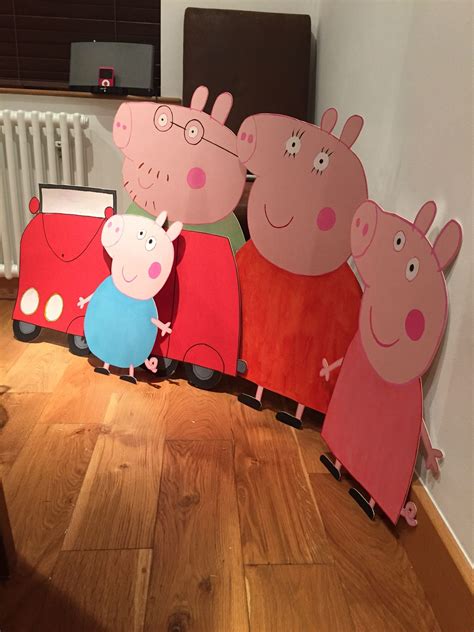 Homemade Peppa Pig cardboard cutouts Peppa Pig Birthday Decorations ...