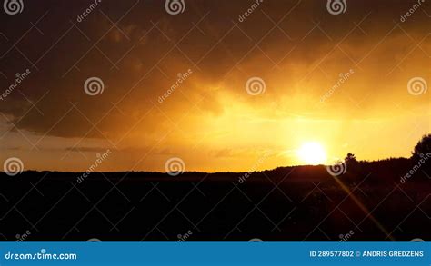 Gold color sunset stock photo. Image of sunset, sunshine - 289577802