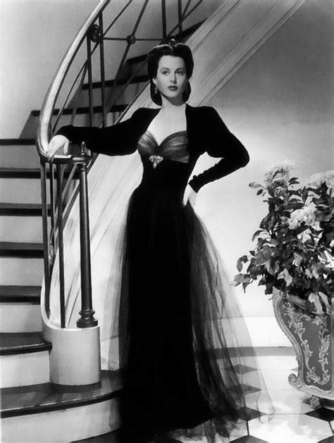 Pin by Ella Henson on Style(s) Of The 1940s in 2019 | Hollywood fashion, Old hollywood glam ...