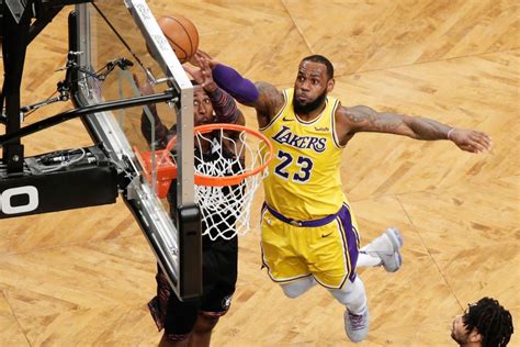 Lakers' LeBron James giving No. 23 jersey number to Anthony Davis - UPI.com