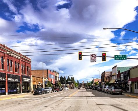 22 Epic Things to Do in Kalispell, MT + Where to Eat and Sleep