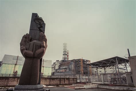 Chernobyl reactor 4 's old sarcophagus // Ukraine - La Dent de L'Oeil