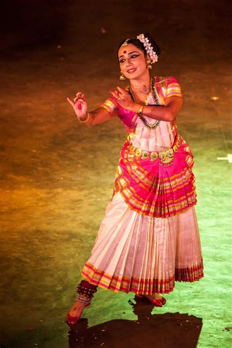 285 Mohiniyattam Dance Stock Photos - Free & Royalty-Free Stock Photos from Dreamstime