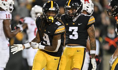 Iowa Football: Updated bowl projections for the Hawkeyes after Week 11