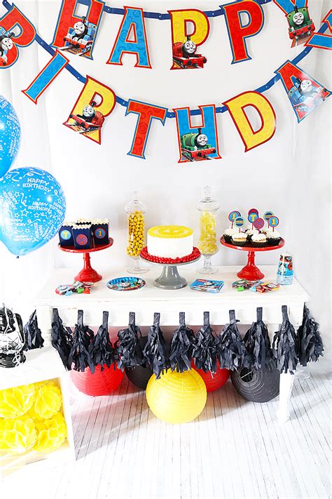 It's a Thomas & Friends ™ Birthday Party with Evite #BirthdayChallenge - Michelle's Party Plan-It