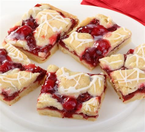 These cherry pie bars are tasty and pretty! A homemade dessert that is ...