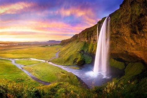 18 Magical Reasons To Visit Iceland | TravelTriangle