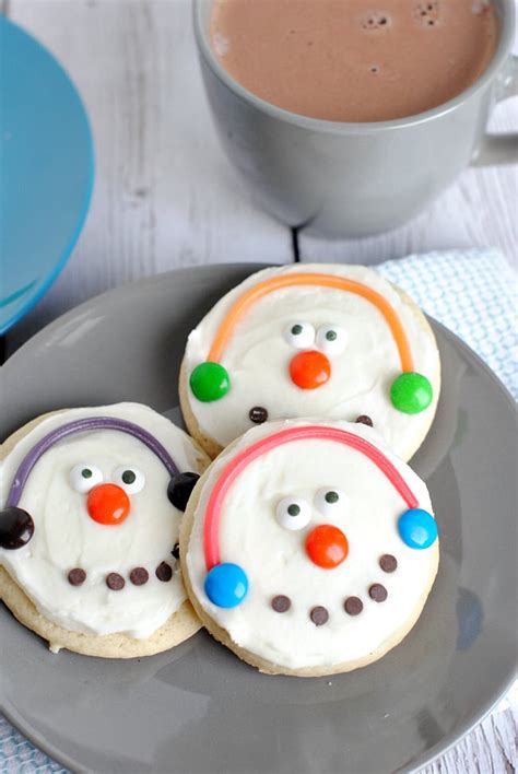 Cute Snowman Cookies - Crazy Little Projects