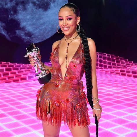 Doja Cat Brings TikTok's Favorite Dance to the 2020 MTV VMAs With an ...