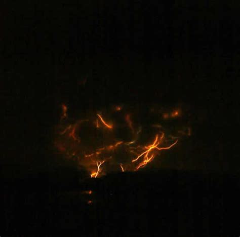 What Causes Volcanic Lightning? | Photos from Redoubt