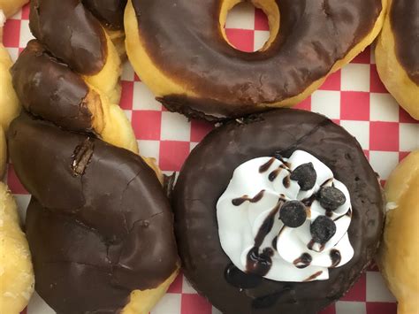 Donut Palace: Doughnuts get rave reviews for Knoxville location