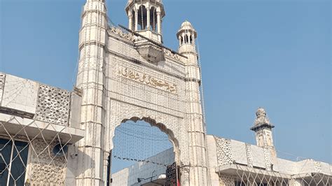 Visit Haji Ali Dargah - Mumbai's Iconic Landmark | Yatri