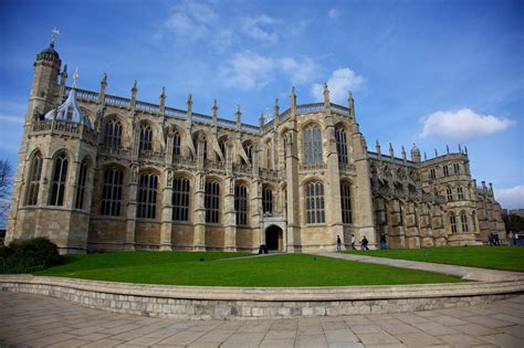 Windsor Castle, The Oldest Castles in The World - Traveldigg.com