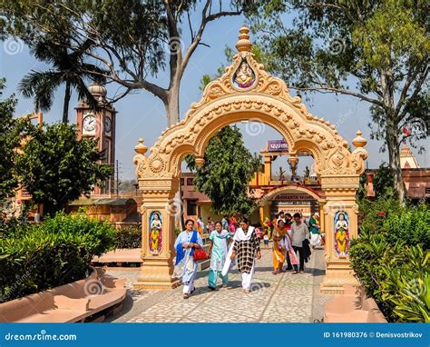 Beautiful View of Parmarth Niketan Ashram in Rishikesh Editorial Photo ...