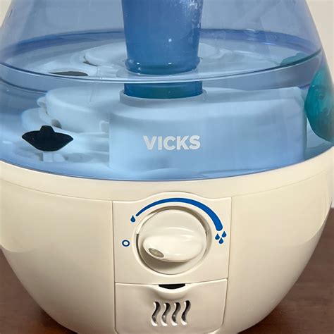 VICKS HUMIDIFIER