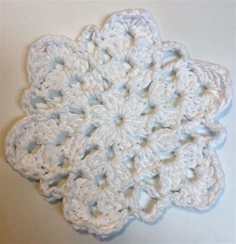 Crochet Simple Snowflake Coaster - Pattern Princess