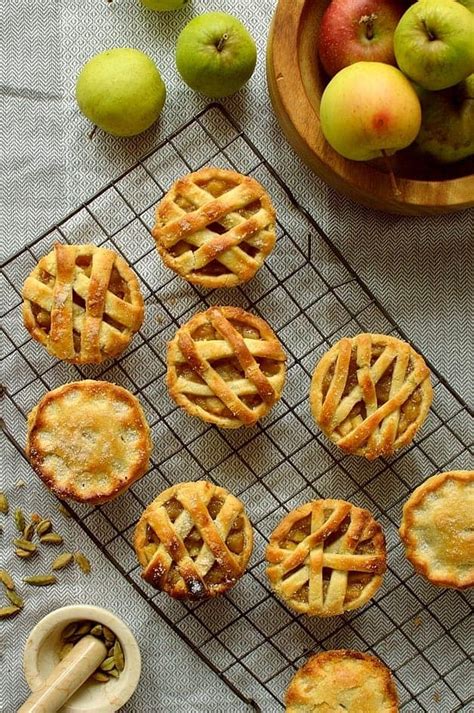 Mini Cardamom Apple Pies - Domestic Gothess