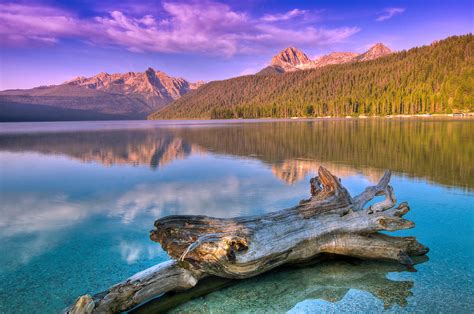 Redfish lake reflecting Sawtooth Mountains | Chad Case Photography & Video