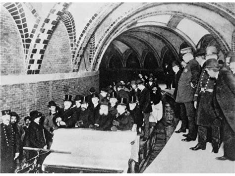 The first passengers on the brand new New York Subway. 1904 | New york ...