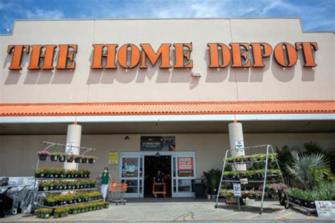 Housing’s slump hits Home Depot, Lowe’s at the cash register – Orange County Register