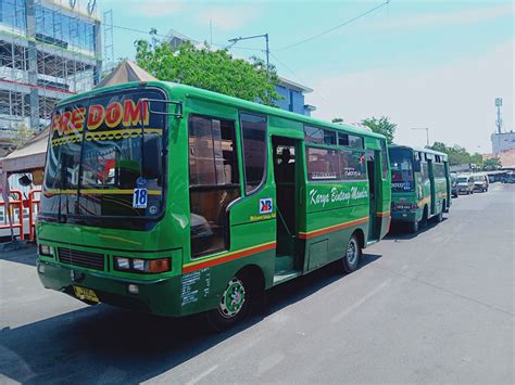 Mengenang Angkutan Umum Tempo Dulu di Surabaya | Tagar