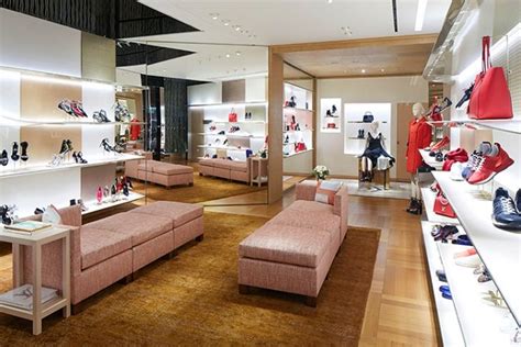 » Louis Vuitton store renewal by Jun Aoki and Peter Marino, Hong Kong