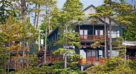 Top 5 Places to Stay in Tofino for Storm Watching - Traveling BC