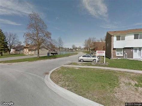 Google Street View Amherstview (Ontario) - Google Maps