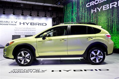 Subaru Unveils XV Crosstrek Hybrid at the New York Auto Show | Carscoops