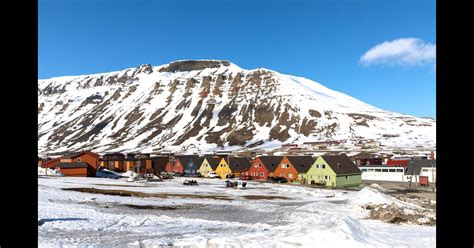 Longyearbyen Svalbard (LYR) - Flight Status, Maps & more - KAYAK