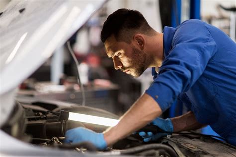 How to Find a Mechanic Near Me in Vista - Golden Wrench Automotive