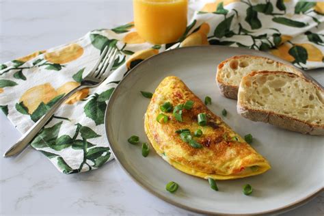 Veggie Omelet Recipe • The Candid Cooks