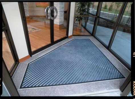 Entrance Matting for Complete Floor Maintenance | Erv Parent