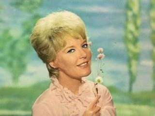 Petula Clark biography, birth date, birth place and pictures