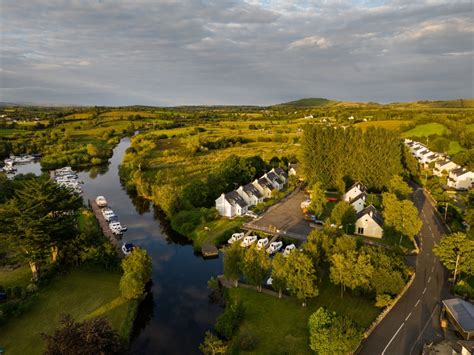 Leitrim Quay - Riverside Cottage 7 | Holiday Home in Leitrim Village