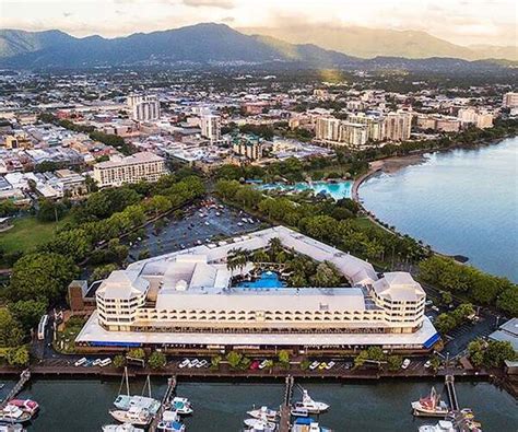 Luxury Hotel in Cairns | Shangri-La The Marina, Cairns